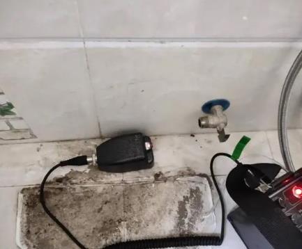 集美屋顶漏水维修公司分享下卫生间漏水的危害及解决方法